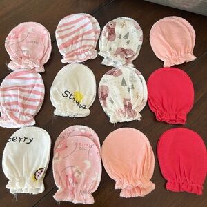 Amazon Kids Mittens Set - Pink, Red, White